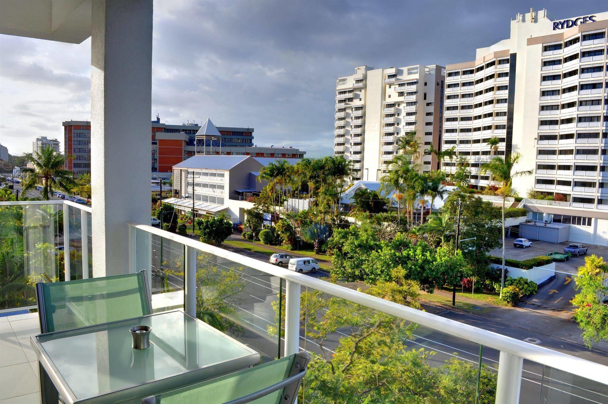 201 Lake Street Otel Cairns Oda fotoğraf